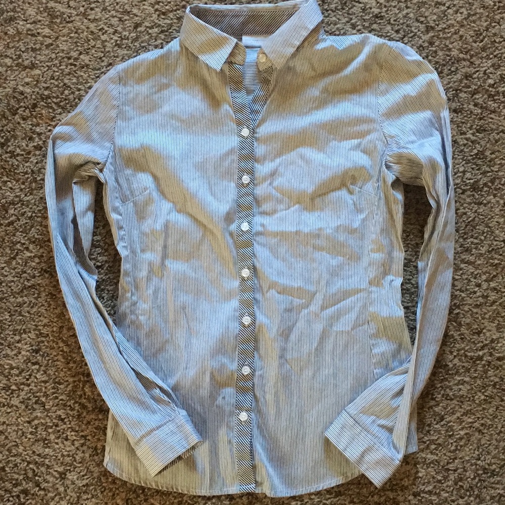 New York & Company button down shirt